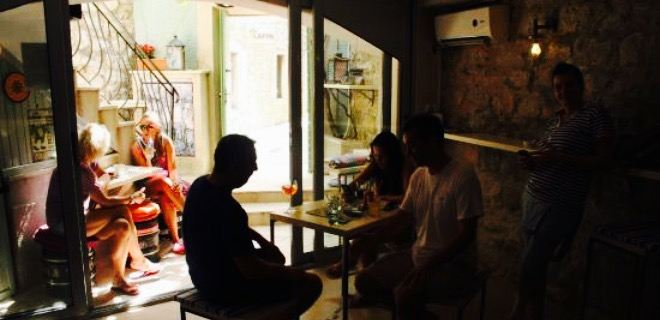 Veranda Cafe-Bar