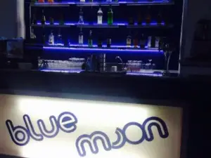 Blue Moon Pub