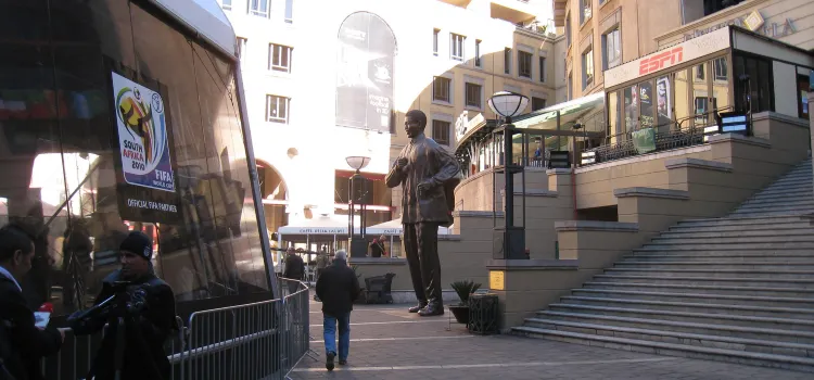 Lattelicious Nelson Mandela Square