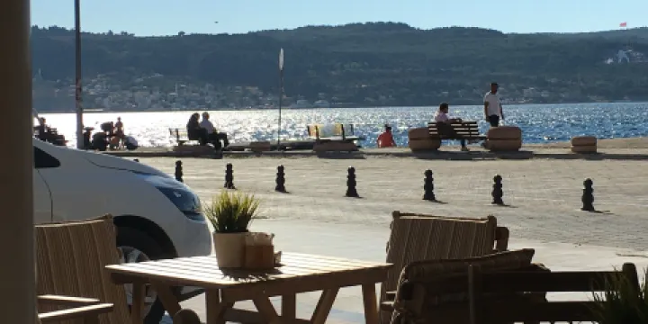 Veranda Coffee & Breakfast