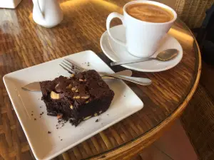 Nira's Home Bakery