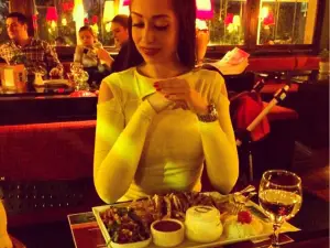 Locca Cafe &Restaurant