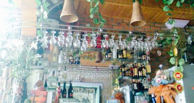 8x Cafe & Bistro