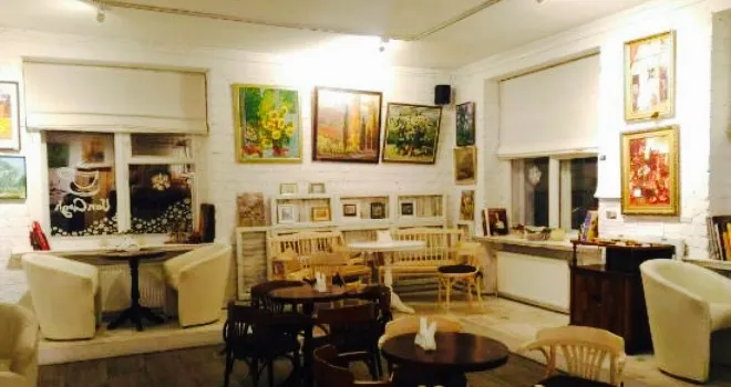 Van Gogh Gallery Cafe