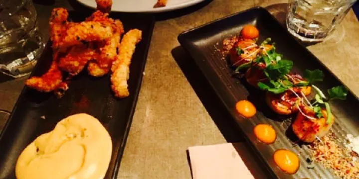 four hands pizza bar & grill