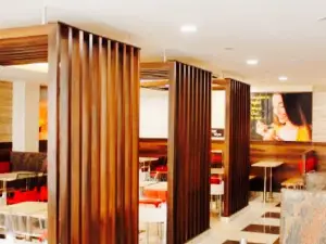 Emchat Cafe - Chaat Shop in Kanpur