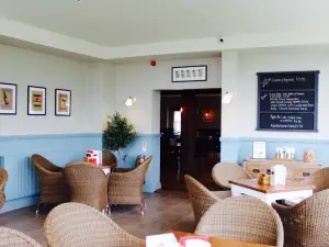 The Cat with No Tail Pub