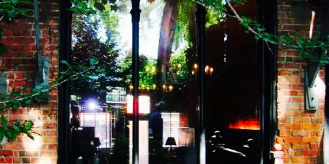 Red Dot Bar & Restaurant