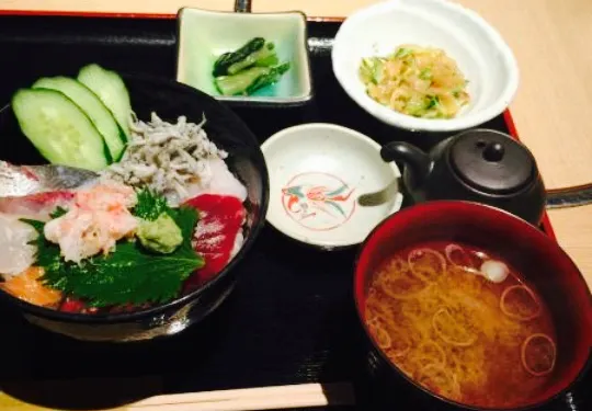 Amimoto Kaminoie, Ishimaki Ekimae