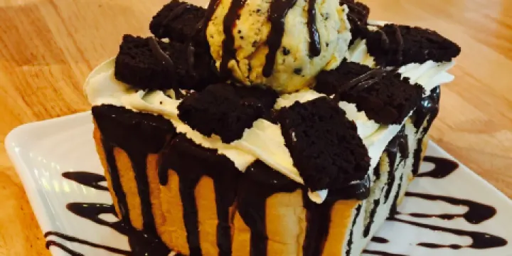 Homeroom Cafe & Dessert