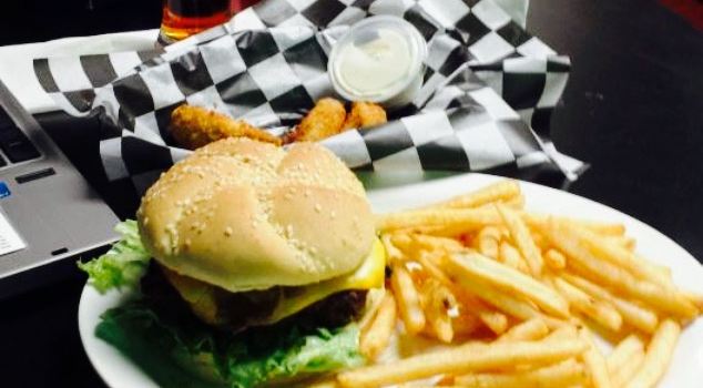Czeckers Sports Bar & Grill