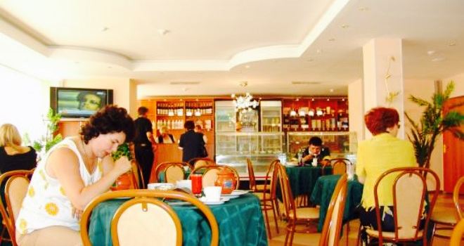 Cafe Pinguin
