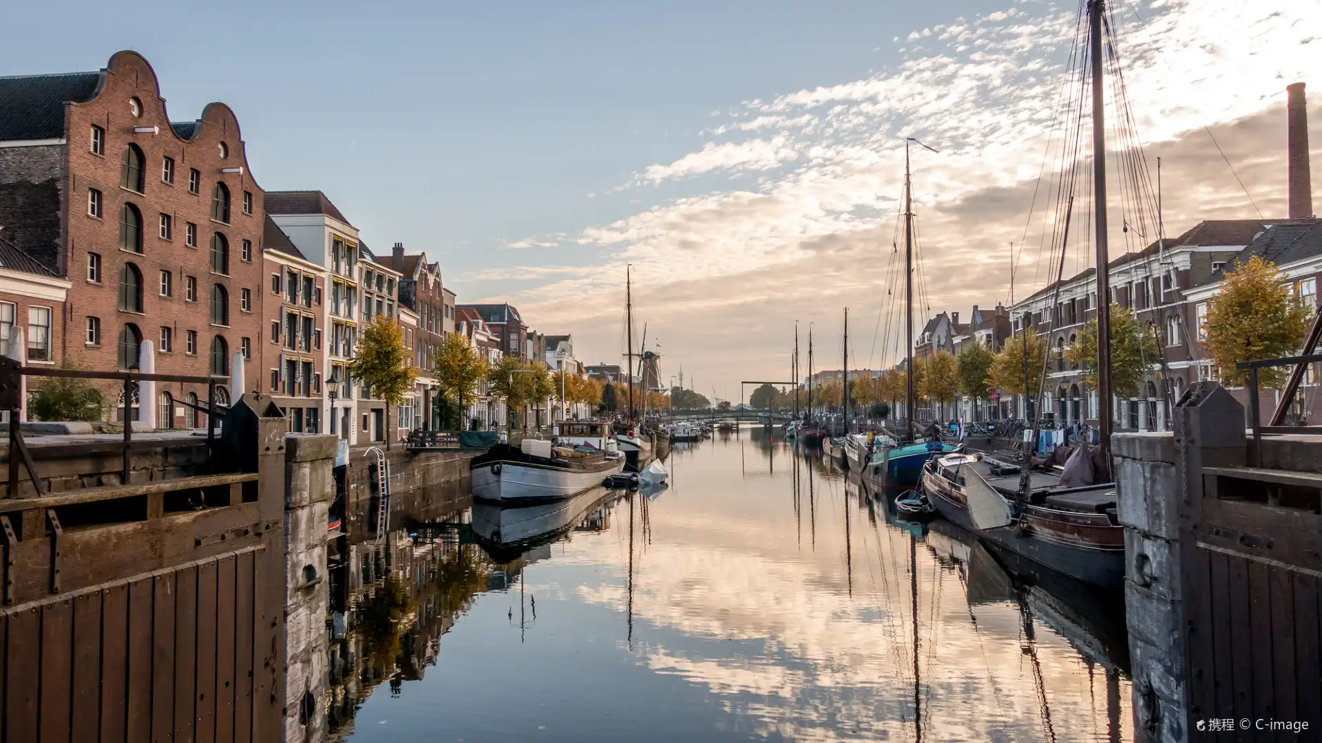Hotels near Delfshaven