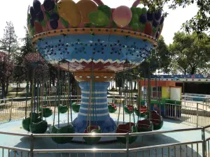 Yangcheng Lake Water Park Playground