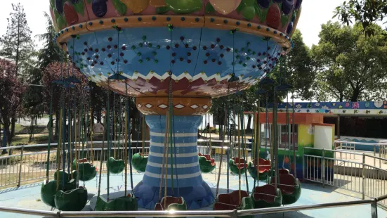 Yangcheng Lake Water Park Playground