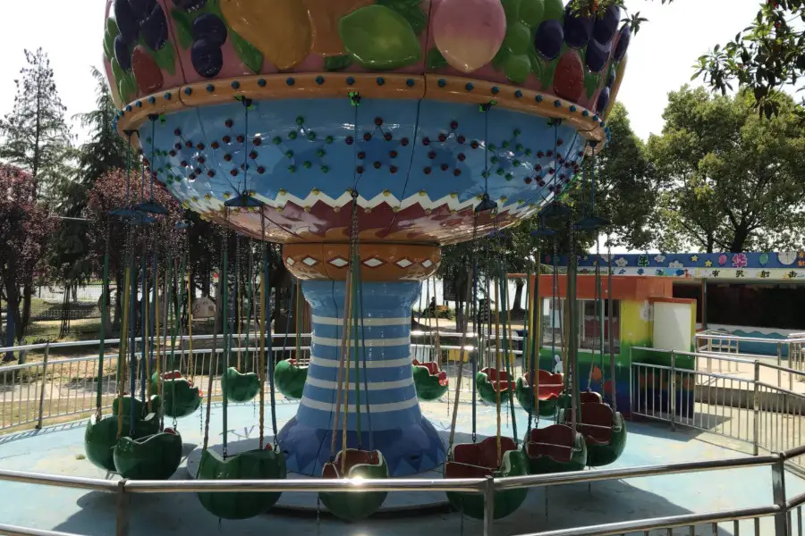 Yangcheng Lake Water Park Playground