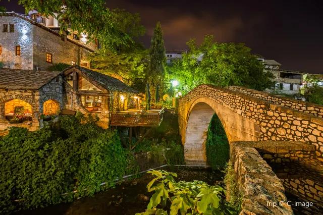 莫斯塔爾:在中世紀小城穿越時空