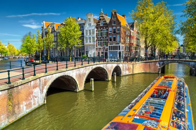 Sightseeing Boats in Amsterdam