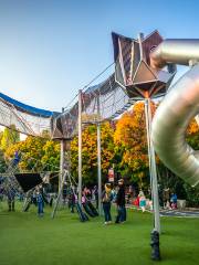 ศิลปินที่ Play Playground ที่ Seattle Center