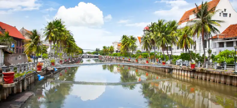 Hotels near Taman Anggrek