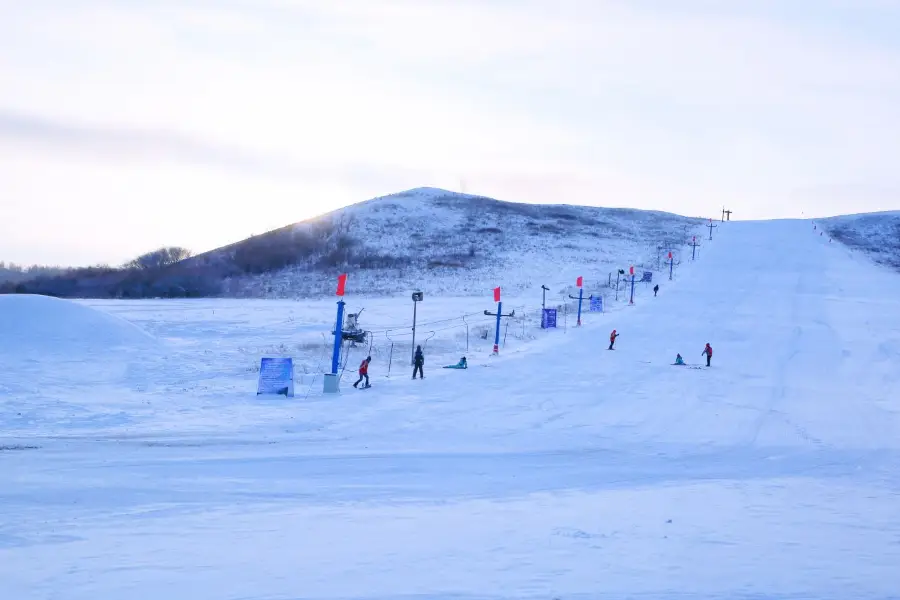 鳳凰山滑雪場