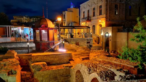 Baku Travel Guide 2026: Top Attractions, Things to do & Itinerary