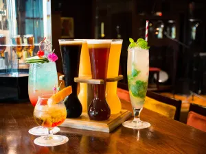 U Bar