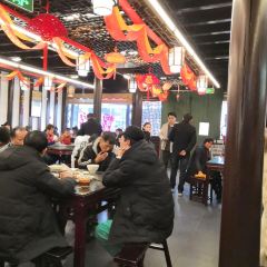 丁莲芳(衣裳街总店) User Photo