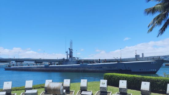 鲍芬号潜艇博物馆是珍珠港内的纪念博物馆之一，可以在参观亚利桑