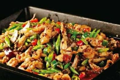 蛙美哒炭烧牛蛙