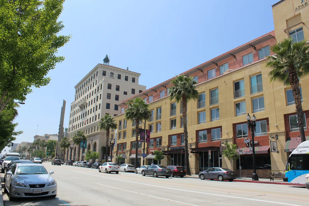 2_Colorado Boulevard