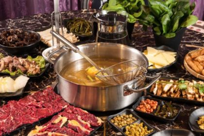 RONG JI CHAO SHAN NIU ROU HUO GUO SHI MAO DIAN