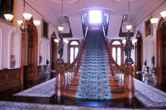 Plan A Trip to Iolani Palace in Honolulu