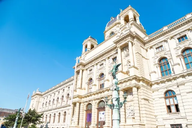 To Know the Imperial Traditions: Vienna Museums