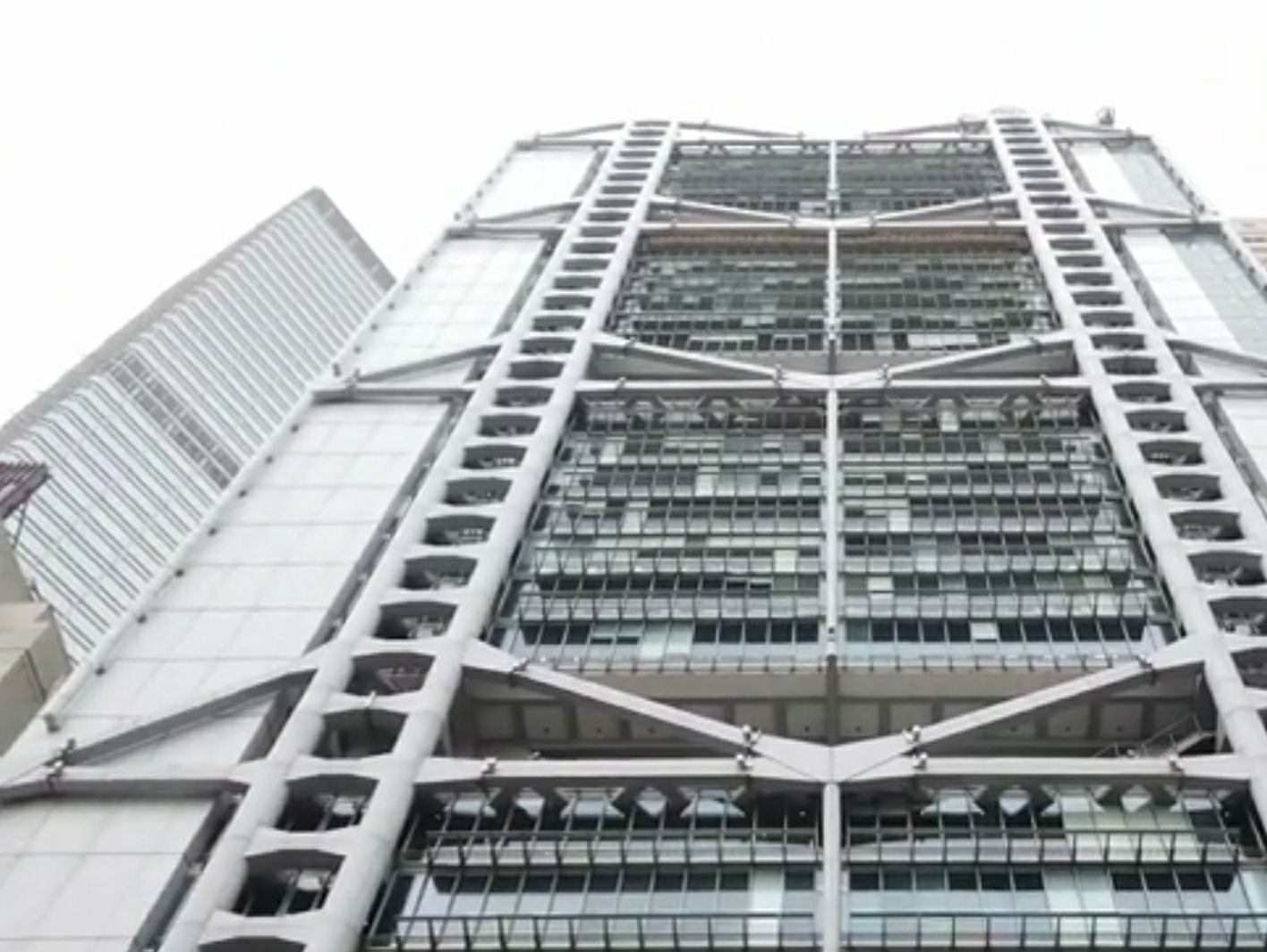 Hongkong Shanghai Banking Corporation Headquarters Travel Guidebook Must Visit Attractions In Hong Kong Hongkong Shanghai Banking Corporation Headquarters Nearby Recommendation Trip Com