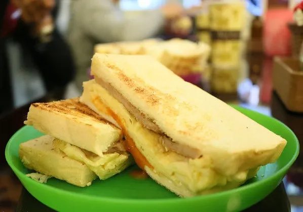 10 Popular Roadside Breakfast Bars, Taste The Authentic Flavors of Taipei!
