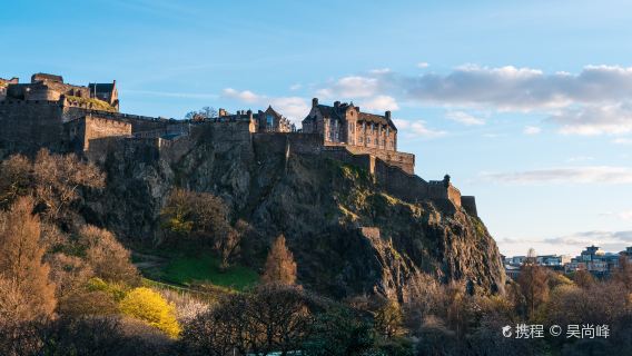 英国エディンバラ城+エディンバラ大学+エディンバラ博物館ワンデーツアー【貸切チャーター専用ライン】