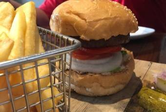 EAT Bar & Grill Restaurant Karon user photo