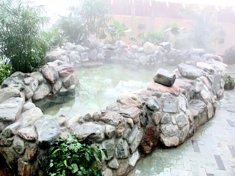 Yanming Lake Lingyun Hot Spring