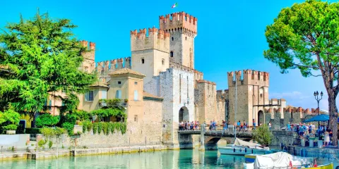 維羅納大教堂+朱麗葉故居+羅密歐故居+維羅納圓形競技場一日遊