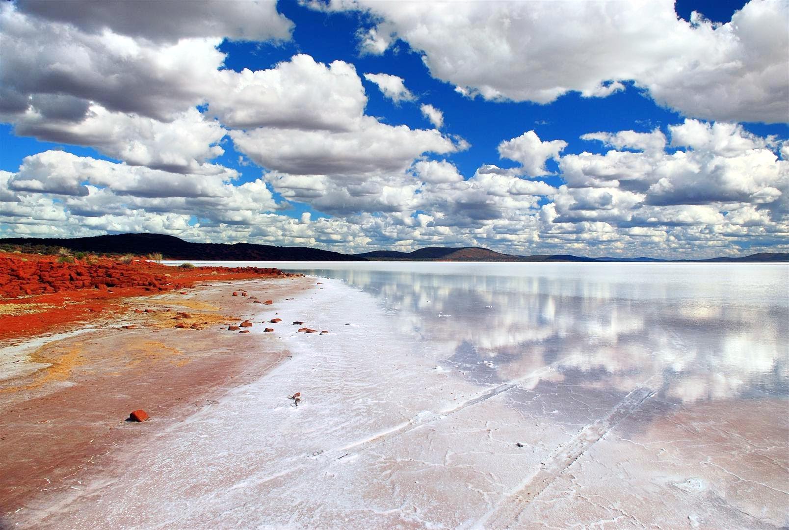 Озера южной австралии. Озеро Гэрднер Австралия. Гарднер озеро. Торренс озеро в Австралии. Озеро Эйр Норт.