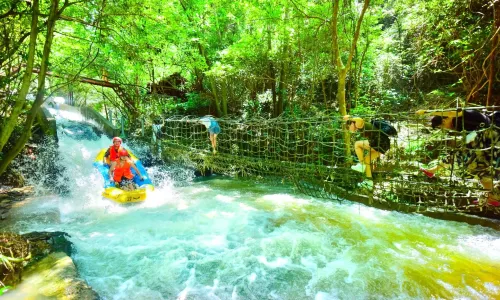 Huanglongxia Drifting