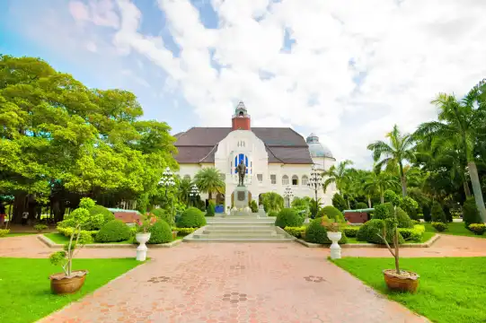 โรงแรมใกล้พระรามราชนิเวศน์ (วังบ้านปืน)