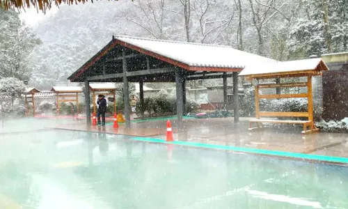 Emei Mountain Source Hot Spring