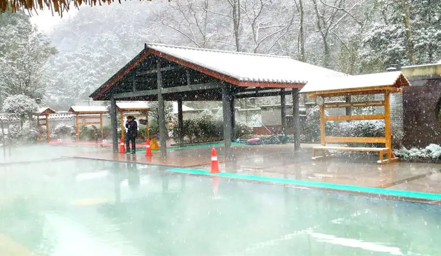 Emei Mountain Source Hot Spring