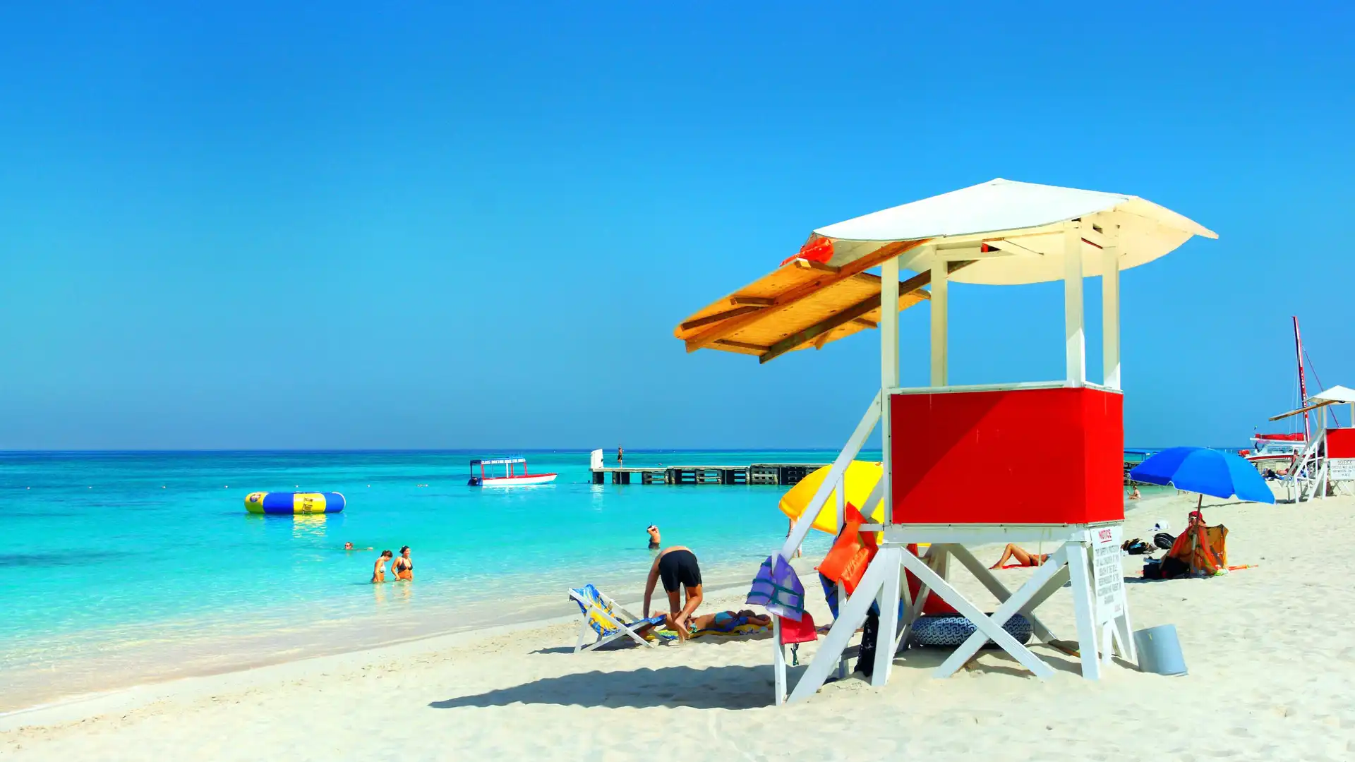Hotels near Doctor's Cave Beach