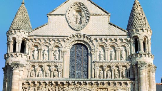 Notre Dame Church (Eglise Notre Dame la Grande)