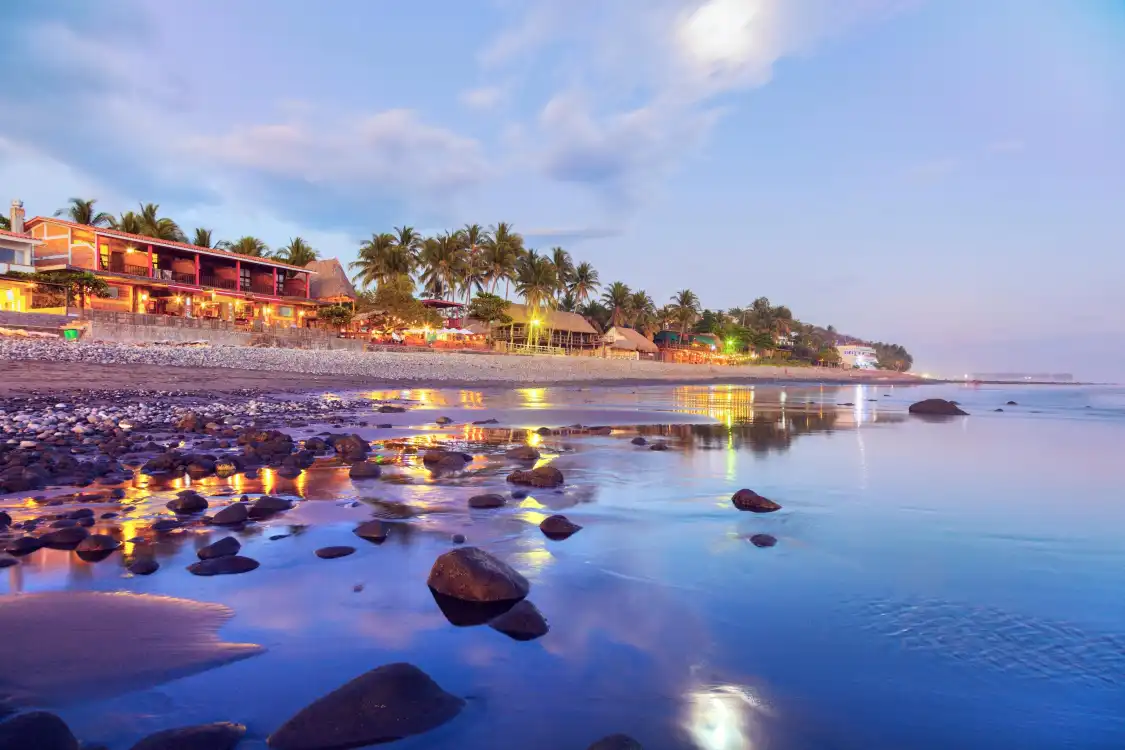 Hotels near El Tunco