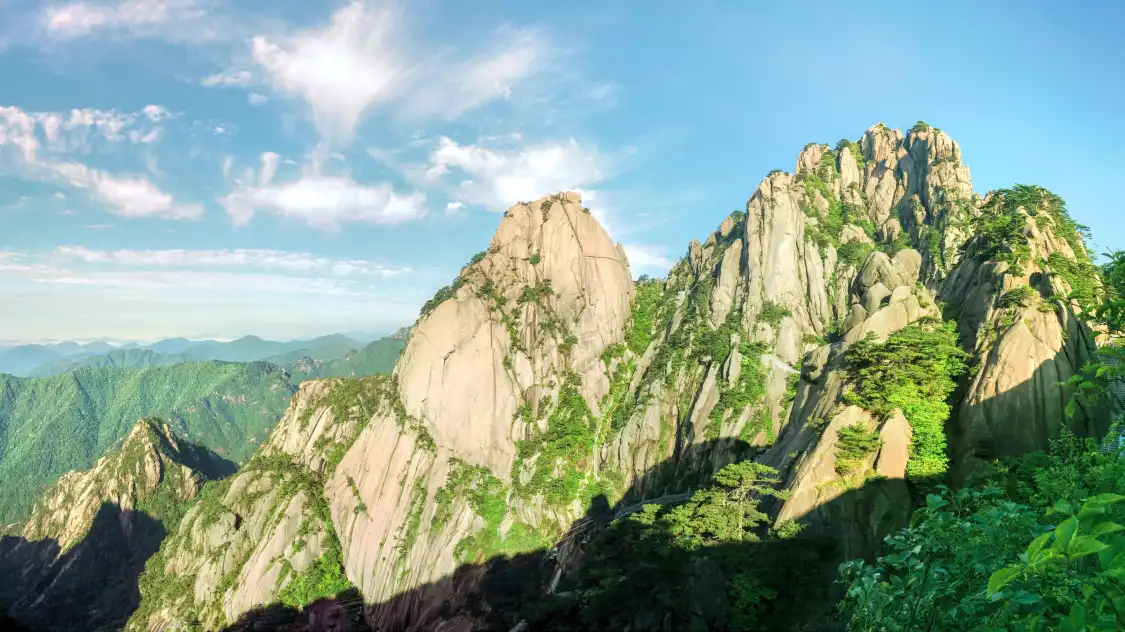 Các khách sạn gần Lotus Peak