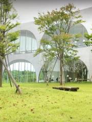 Tama Art University Library